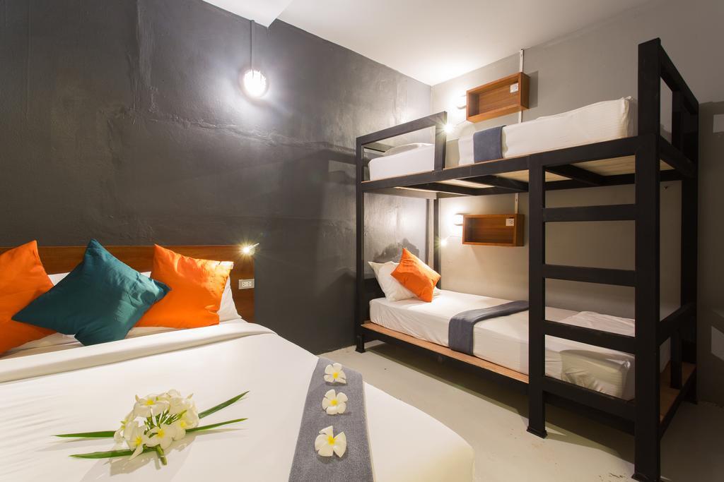 Holiday Station Hostel Krabi town Dış mekan fotoğraf