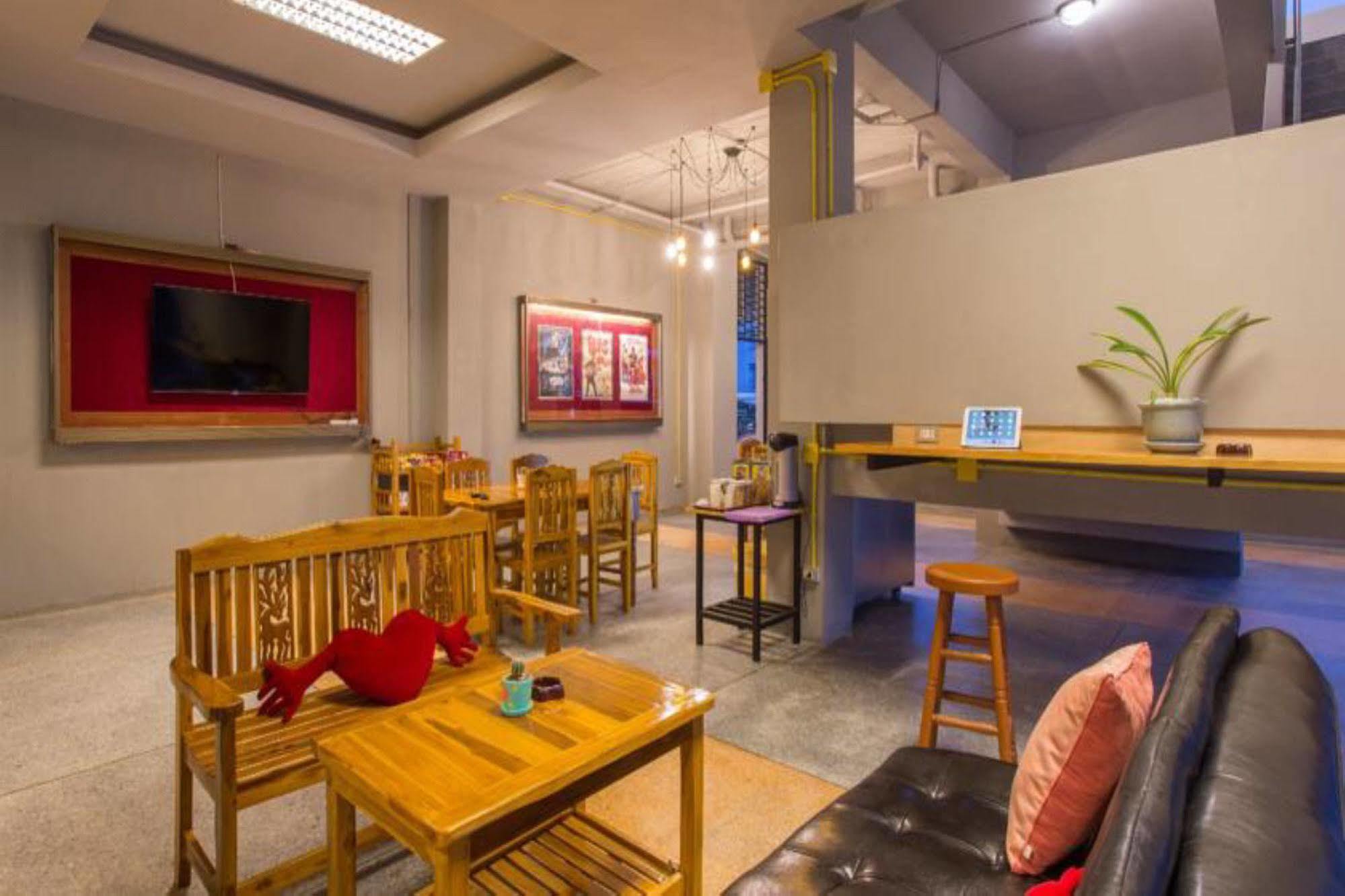 Holiday Station Hostel Krabi town Dış mekan fotoğraf