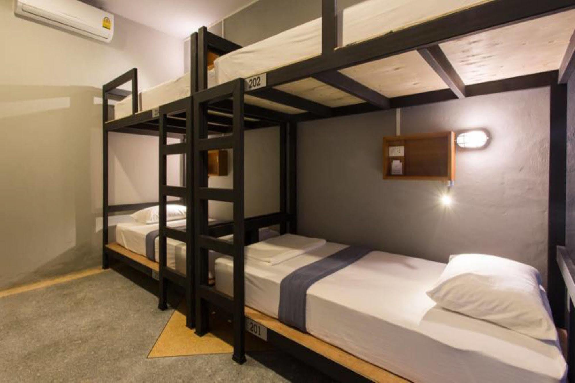 Holiday Station Hostel Krabi town Dış mekan fotoğraf