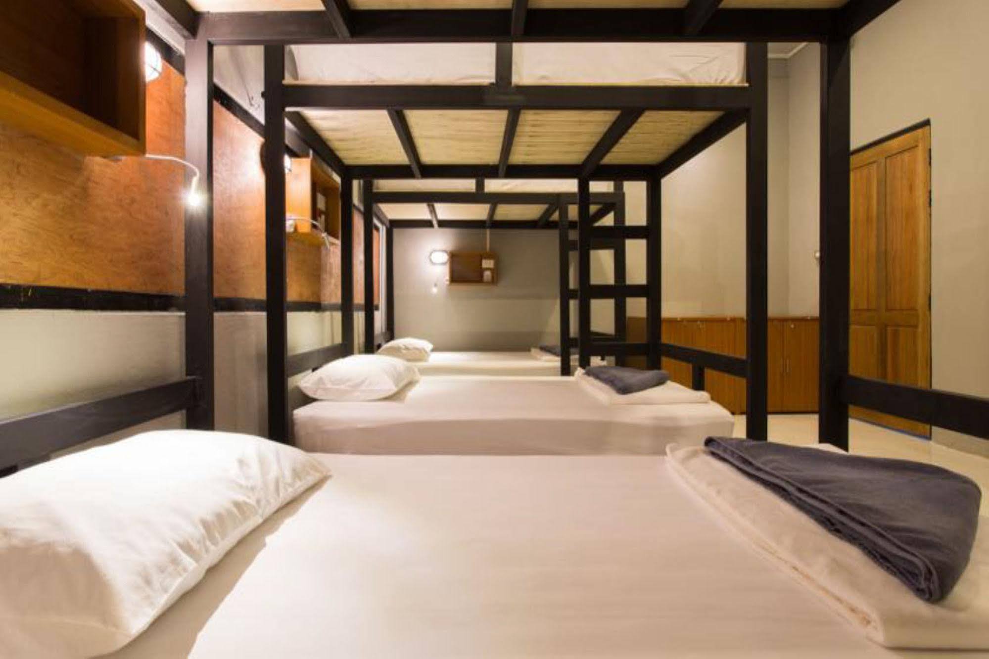 Holiday Station Hostel Krabi town Dış mekan fotoğraf