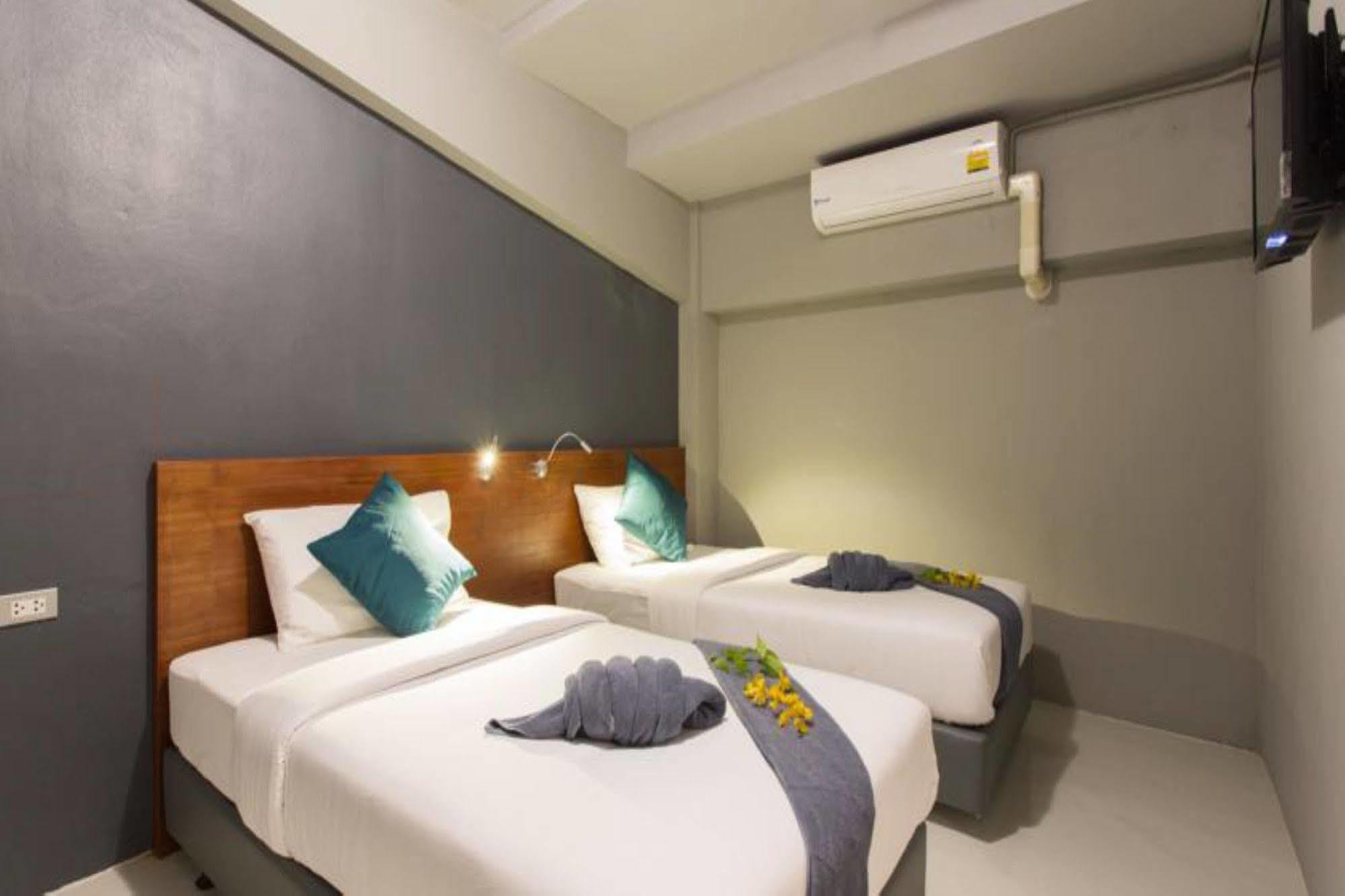 Holiday Station Hostel Krabi town Dış mekan fotoğraf
