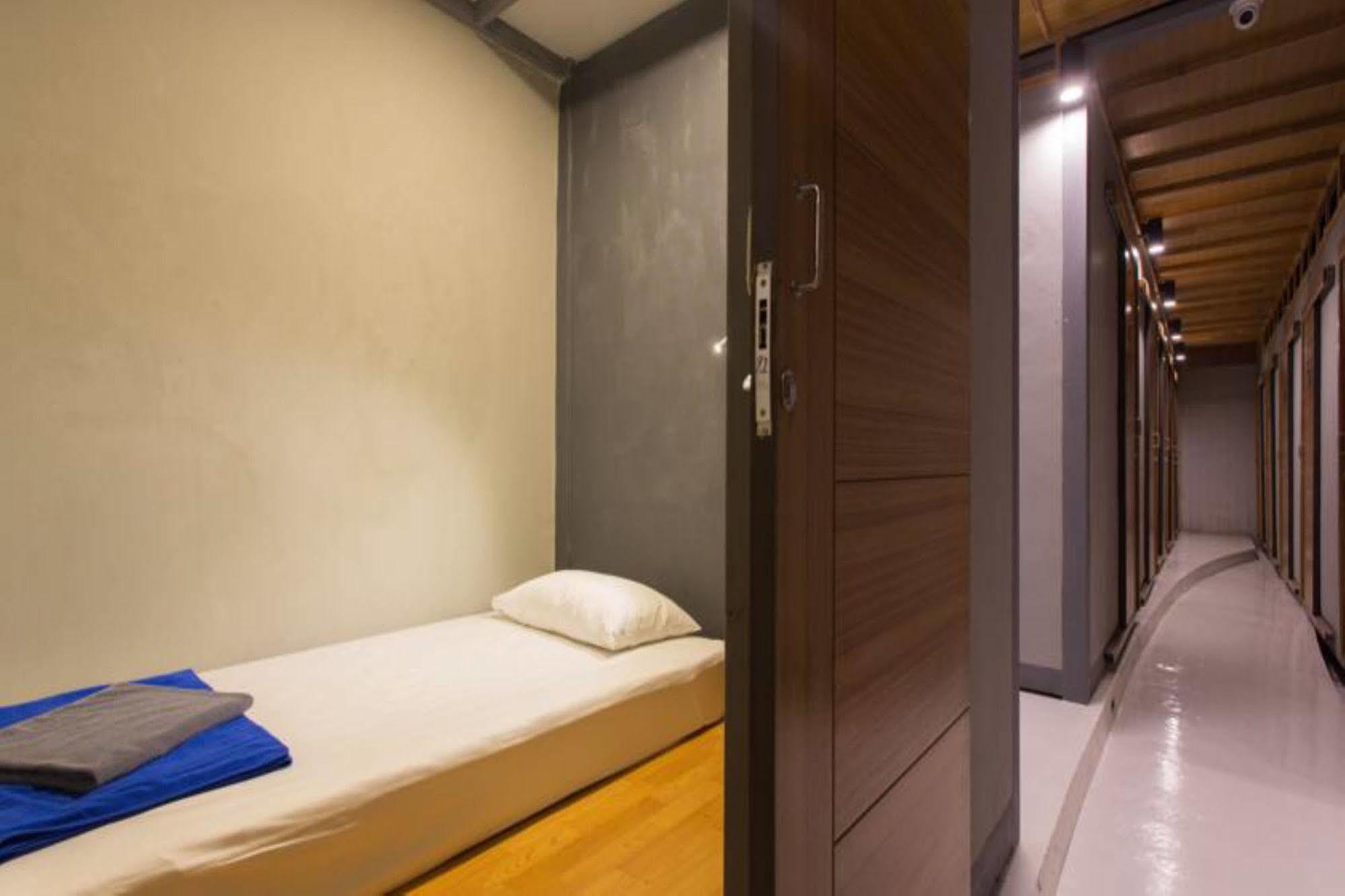 Holiday Station Hostel Krabi town Dış mekan fotoğraf