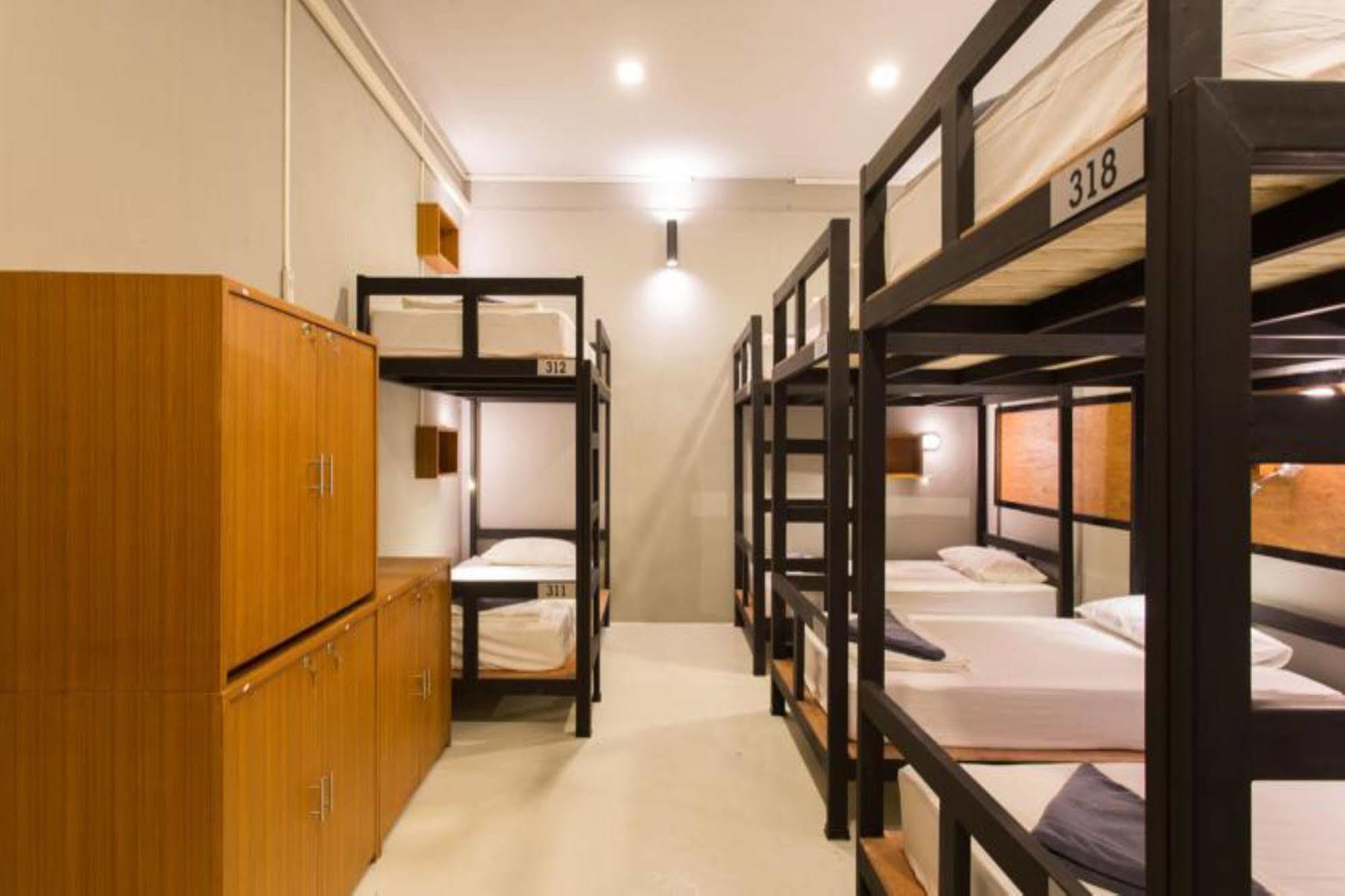 Holiday Station Hostel Krabi town Dış mekan fotoğraf