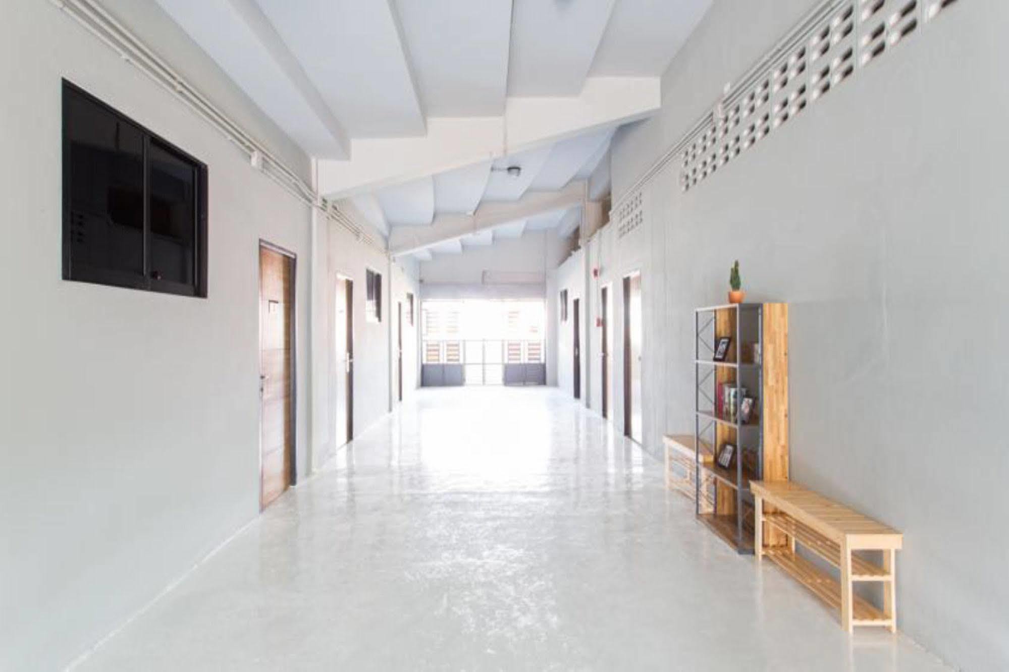 Holiday Station Hostel Krabi town Dış mekan fotoğraf